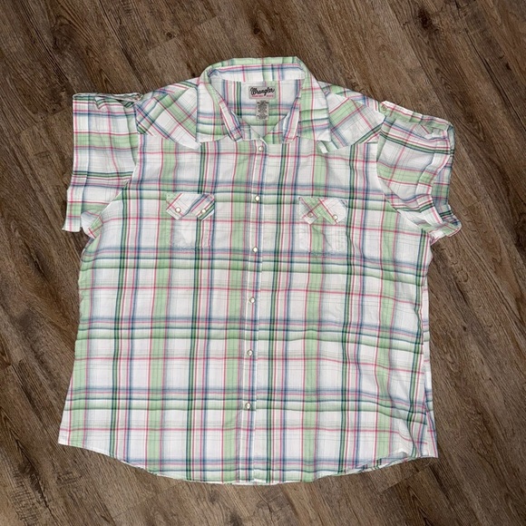 Wrangler • Pearl Snap Short Sleeve Button Down Shirt - Picture 1 of 11